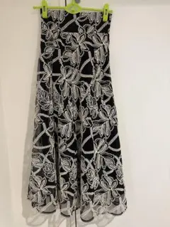 MERCURY DUO 花柄刺繍フレアスカート Sサイズ 黒/白