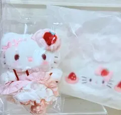 サンリオ いちごホイップケーキ マスコット ポーチ ハローキティ　2点セット