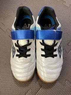 umbro サッカーシューズ 室内　21.5