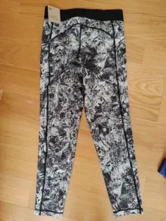 【タグ付き】Nike Pro タイトフィット ヨガパンツ　ランピングウェア