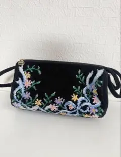 【美品】FEILER 花柄刺繍 樽型　ショルダーバッグ 黒のサムネイル