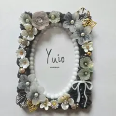 モノトーン×くすみカラー♡フラワーホイップデコB8トレカケース