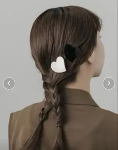 ハート型ヘアピン 白と黒 2個セット