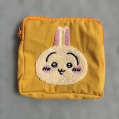 ちいかわ　もこもこポーチ2　うさぎ　ガチャガチャのサムネイル