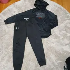 UNDER ARMOUR　黒ジャージ上下セット　裏起毛　150
