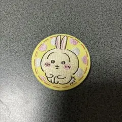 ちいかわ　うさぎ　刺繍缶バッジ