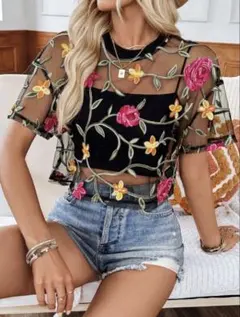 〈SHEIN シーイン〉刺繍シアートップス