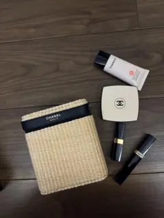 ポーチのみ*CHANELレ ベージュ パニエ デ エサンシエルのサムネイル