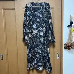 お値下げ‼️【未使用】花と鳥柄　アウター、ロングコート