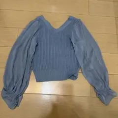ライトブルーグレー　Vネック クロップドトップス