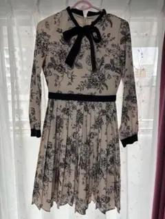 emiria 花柄プリーツワンピース S