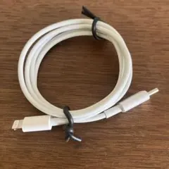 美品　Apple純正 ケーブル USB-C to Lightning 1M