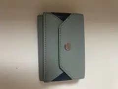 チャールズアンドキース三つ折り財布