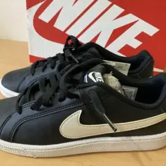 ナイキ　NIKE COURT ROYALE ブラックスニーカー　25cm
