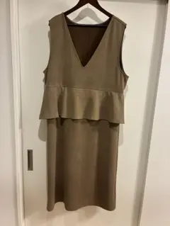 大きいサイズ　Hina スウェード調ペプラムジャンスカ　しまむら　サイズ4Ｌ