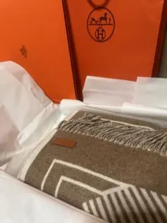 【新品未使用品】HERMES カシミヤマフラー レトル・オ・カレのサムネイル
