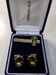 ネクタイピンとカフスボタンセット　レトロ　美品