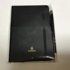 エミレーツ　ファーストクラス　手帳とボールペン