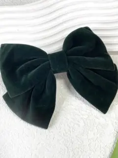 ☆新品☆ 大きめリボンバレッタ ベロア　グリーン　緑　モスグリーン