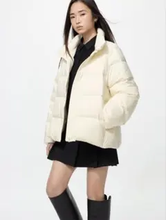 ユニクロ パウダーソフトダウンジャケットMオフホワイト試着のみ