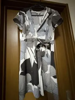 BCBG MAXAZRIA フラワープリントドレス