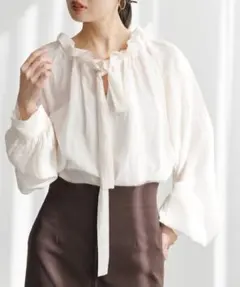 NOBLE×L’AUBE BLANC 楊柳フリル梯子刺繍ブラウス WEB&ルミネ新宿店限定追加》【NOBLE×L'AUBE BLANC】楊柳フリル梯子刺繍