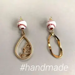 …199＊ ハンドメイド　ピアス　野球　ボール　ベースボール　赤　ゴールド
