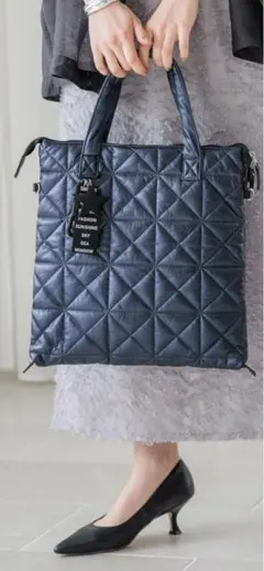 ベイフロウ　チャーム付き　3WAYキルトトート