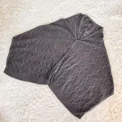 美品『無印良品』授乳ケープ ニット　ボタン付きショール ポンチョカーディガン