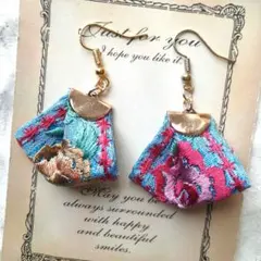 バラ　薔薇　赤　黄色　ピアス　イヤリング　チロリアンテープ　リボン　アジアン