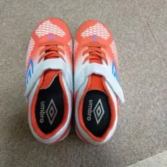 umbro フットサルシューズ オレンジ/ホワイト　18cm
