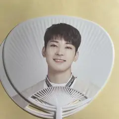 セブチ ウジ WOOZI うちわ SEVENTEEN 4枚 まとめ売り SEVENTEEN woozi セブチ ウジ うちわ まとめ売り - メルカリ