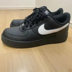 Nike Air Force 1 ブラック ホワイト スニーカーのサムネイル