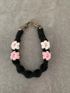 《花モチーフ》マクラメ　ハンドストラップ　30cm