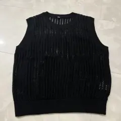 UNIQLOブラック メッシュ編み ニットベスト