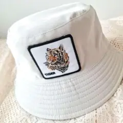 【未使用】虎の刺繍 バケットハット トラ 刺繍 白 リバーシブル 黒 メンズ
