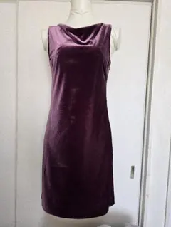 赤 ひざ丈ワンピース