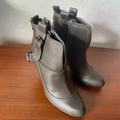 ショートブーツ　セブントゥエルブサーティー