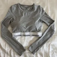 Calvin Klein クロップド丈 長袖Tシャツ グレー Sのサムネイル