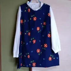 チュニックと白いブラウス。セット、