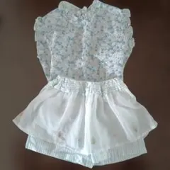 花柄トップスとショートパンツセット