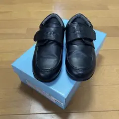 子供用　19cm フォーマルシューズ 黒　マジックテープタイプで簡単に履けます！
