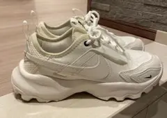 【美品】NIKE TC7900 25.0cm ナイキレディーススニーカーホワイト