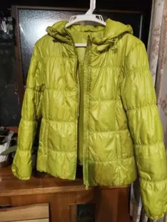 ライムグリーン Mサイズ ユニクロ 中綿ジャンパー フード付