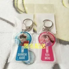 名探偵コナン　コナンランド　推しキャラチャームキーホルダー　工藤新一　毛利蘭
