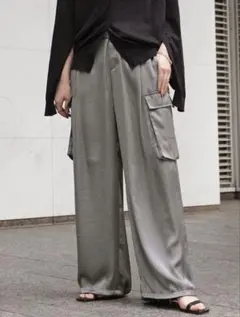 美品】アドーア ナイロン2WAY センタースリットペンシルパンツ - メルカリ