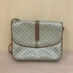 CELINE マカダム柄　レザーショルダーバッグ　ゴールド金具　M90のサムネイル