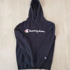 Champion ブラック パーカー ロゴ入り