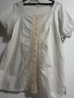 未使用LOWRYS FARMクリーム色 半袖シャツ 刺繍デザイン