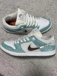 エイプリルスケートボード×ナイキSBダンクロー プロQSホワイトアンドマルチカラ